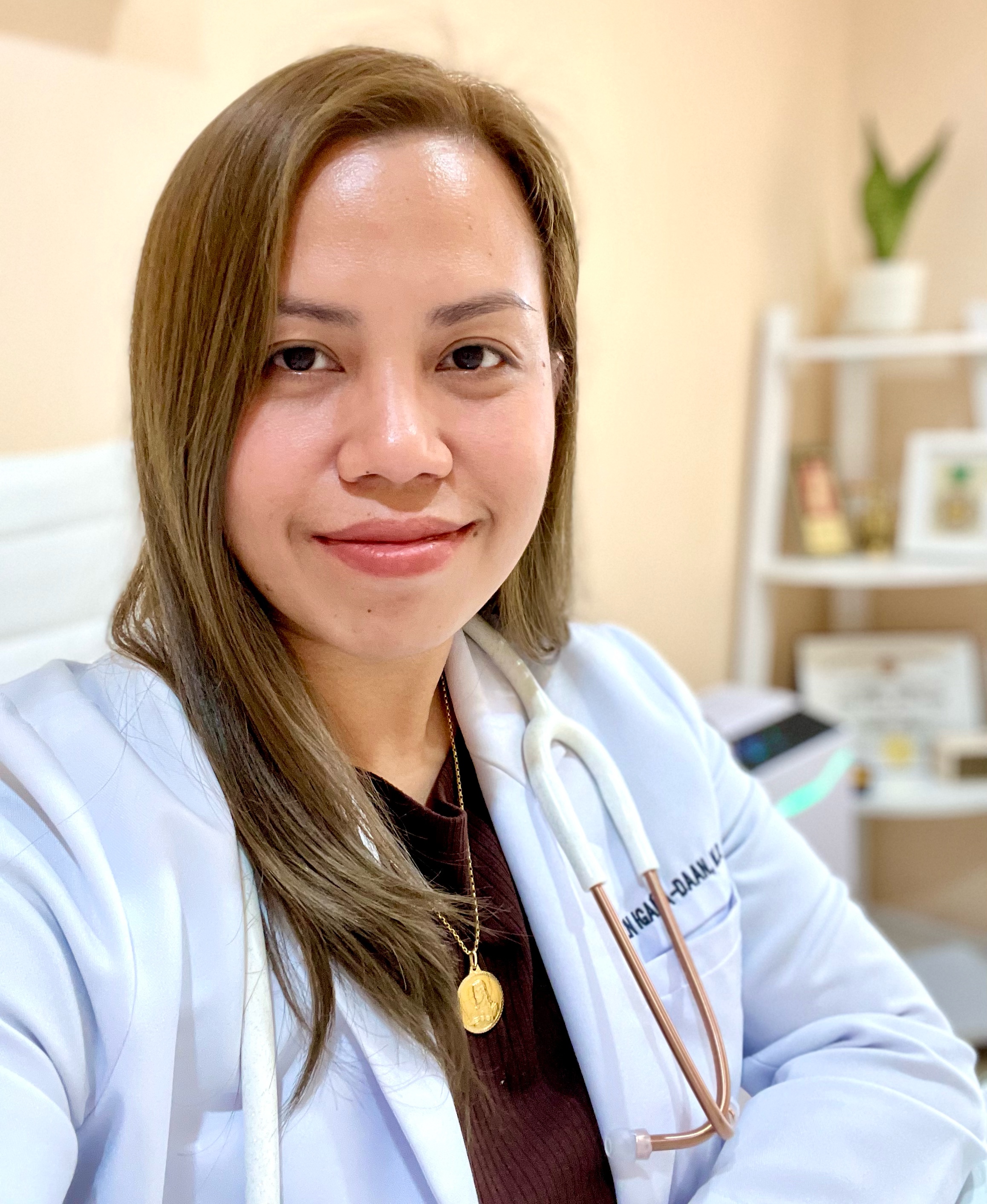 Karen Igaña Daan  -  Internal Medicine