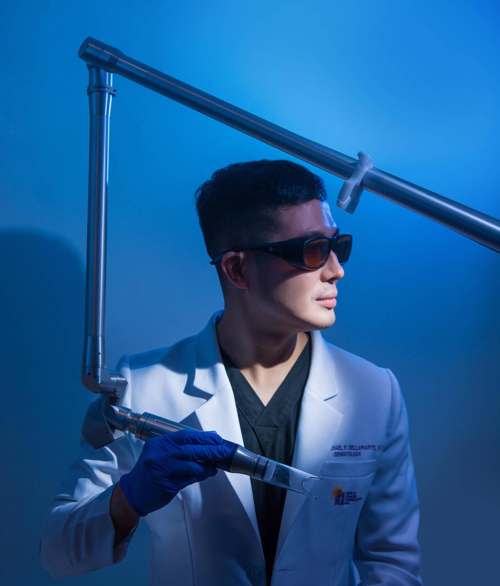 Mike Dellariarte  -  Dermatology